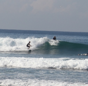 surfen an der Kabalana Beach