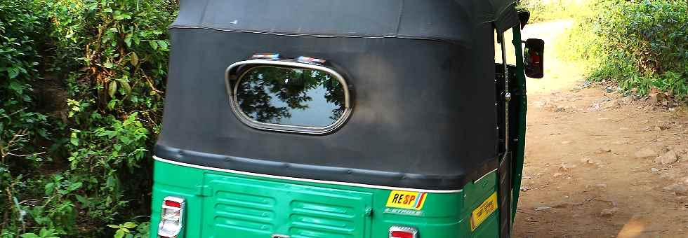 Nur Tuktuk mit Versicherung dürfen Touristen fahren